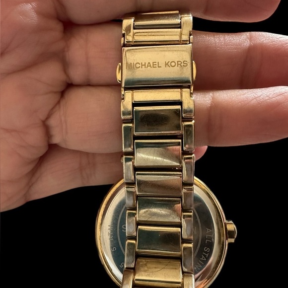 Michael Kors MK 5780 Watch - Picture 4 of 6